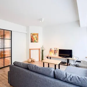  Apartment West-end